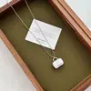 Collar Colgante de Bolso Cuadrado de Letra Igual de Bloguera Coreana para Mujer Diseño de Nicho Cadena Larga de Suéter de Gama Alta