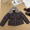 2026 Diseño estilo coreano invierno nuevo cuello de pelo cintura ceñida ajustado temperamento chaqueta corta acolchada de algodón abrigo versátil moda para mujer