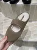 Zapatos Mary Jane de Piel Grises para Mujer con Forro de Felpa Nuevo Estilo Invierno 2025 Zapatos de Algodón sin Cordones Zapatos Tipo Gorro de Lana Franceses con Suela Gruesa