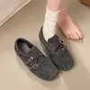 Zapatos de Interior Estilo Retro Británico Mocasines con Punta Cuadrada Tallada para Mujer Otoño Invierno Nuevos Zapatos Pequeños de Cuero Negros 2026 Zapatos Individuales
