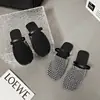 Sapatos de Rede Doces e Frescos Planos da Moda e Confortáveis Novo Estilo Outono e Verão 2025 Versátil de Duas Formas de Usar Sandálias Meias Fechadas para Uso Externo