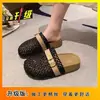 Sandálias de Verão Vazadas Tecidas Malha Respirável Sapatos Birkenstock Femininos para Uso Externo no Verão 2026 Novo de Alta Aparência Pessoa Preguiçosa Biqueira Fechada Meia-Bota