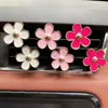 Clipe de perfume para saída de ar de carro, decoração de porta de ar condicionado de carro, comércio exterior, flores fofas de margarida em liga