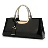 Fabricantes moda europeia e americana cola leve couro envernizado bolsa feminina portátil ombro diagonal bolsa de casamento bolsa da noiva banquete