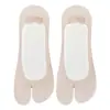 Nuevos Calcetines Invisibles de Seda de Hielo Primavera/Verano 2026 para Zapatos de Tacón Bajos y Escotados, Calcetines de Dedos de Piel de Oveja, Calcetines de Dos Dedos con Más Zonas Secas y Almohadillas para el Pie