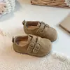 Birkenstocks Retrô Infantil Solado Macio Fivela Dupla Meninas Pequenas Antiderrapante Pequenos Sapatos de Couro 2026 Primavera/Outono Novo Estilo Mocassins
