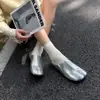 1982-1 Meia-chinelo Feminino de Couro Genuíno com Dedos Separados Mules Preguiçosos Sapatos Retro Casco de Porco Sandálias para Uso Externo em Estoque