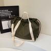 Nova Bolsa Tote Portátil Leve para Homens e Mulheres, Bolsa de Mão para Passeios Esportivos em Estilo Japonês, Bolsa Transversal de Ombro Casual Moderna e Versátil