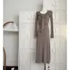2025 Nuevo Chal de Otoño con Cordones Manga Larga Delgado Color Sólido Plisado Longitud Media Casual Versátil Vestido
