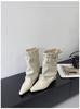 Estilo de Rua Moderno! Botas de Cano Curto Brancas de Salto Alto Sexys para Meninas Europeias e Americanas com Fivela de Cinto e Tachas, Botinhas de Bico Fino