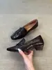 Mocassins Quadrados Retro Franceses com Salto Bloco Femininos Sapatos de Trabalho Elegantes Slip-Ons Sapatos Pequenos de Couro com Fivela Slip-Ons