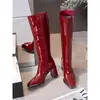 Botas de Cuero Patentado con Punta Metálica Altas hasta la Rodilla para Mujer Estilo Temperamental Moderno Sexy 2026 Otoño Nuevo Estilo Botas de Montar con Punta Cuadrada y Tacón Grueso