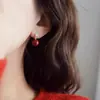 Pendientes de Perla Roja Casuales, Elegantes y de Alta Gama. Nuevo Estilo Popular, Lujo Accesible, Pendientes Rojos de Circonita Microincrustada de Nicho