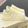Nuevas Zapatillas Deportivas Infantiles Primavera y Otoño Zapatos Blancos para Niñas Suela Gruesa de Cuero Suela Suave Transpirable Zapatos Deportivos Casuales para Niños