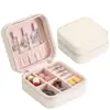 Caja de Joyería Mini Cuadrada de Cuero en Stock Caja Portátil de Almacenamiento para Collares Caja de Regalo para Joyería Caja de Empaque para Joyería de Anillos