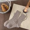 Meias de lã de bolinhas femininas outono e inverno meias de cashmere espessadas estilo japonês meias de empilhamento de tubo médio vintage meias femininas de bolinhas estilo coreano