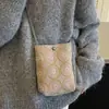 Bolsa Bordada Feminina 2026 Nova Outono Nicho Exquisite para o Dia a Dia Bolsa de Ombro Único Super Quente Moda Bolsa Transversal para Celular