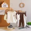 Conjunto Masculino Primavera e Outono 2026 Novo Estiloso Roupas de Outono para Bebê Moletom de Manga Longa Conjunto de Duas Peças Roupa para Bebês e Crianças Venda por Atacado