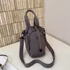 Mini Bolsa Balde Estilo Coreano Cor de Damasco Leitoso com Design de Cordão, Esquema de Cores Suave e Baixa Saturação, Alça Larga no Ombro, Bolsa de Ombro Casual