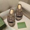 2024 Verano Celebridad Cibernética Familia G Flor Vieja Bordada Plataforma Pastel Estampado Aumento de Altura Chanclas Gruesas Sandalias Casuales para Mujer y Hombre