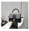 Bolso Pequeño Cuadrado Retro Nuevo para Viajes de Otoño e Invierno, Gama Alta, Lujo Ligero, Versátil para Uso Diario, Bolso de Hombro y Cruzado, Bolso de Mano Clásico