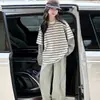 Conjunto de Roupa de Outono para Meninas 2026 Novo Fashionável e Estiloso Primavera-Outono Crianças Maiores Conjunto de Duas Peças com Moletom de Manga Longa e Jeans