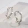 Pendientes retorcidos irregulares de nicho simples para mujer 2023 nuevos pendientes de moda pendientes de estilo frío de alta calidad pendientes