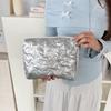Bolsa de Embreagem Acolchoada em Formato de Coração de Couro PU Coreano para Mulheres, Bolsa de Higiene Pessoal Impermeável Simples e Portátil, Bolsa Grande para Viagem para Cuidados com a Pele e Cosméticos