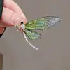 Broche Pequeño Broche de Mariposa Simple Pin de Diseño de Nicho Femenino de Gama Alta 2023 Nuevo Broche de Libélula