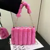 Bolsos de felpa para mujer al por mayor para importación transfronteriza, nuevos bolsos de hombro con cadena versátiles e informales para otoño e invierno, pequeños bolsos cuadrados para mujer.