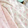 100% algodón, tela de impresión digital de 40 hilos, estampado floral rosa estilo coreano, ropa de moda para mujer y niño, delicados accesorios para el cabello y bolsos