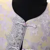 Abrigo de otoño de alta gama para madres en supermercados, chaqueta bordada estilo chino nuevo súper elegante para mujeres de mediana edad mayores de 50