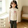 Camiseta de Manga Larga de Peluche para Bebé Niña Otoño/Invierno con Puntos y Cuello Alto Capa Base Nuevo Estampado de Dibujos Animados Top Cálido para Niños