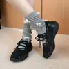 Novos Sapatos Mary Jane para Mulheres Primavera/Verão 2026 Malha Respirável Brancos Casuais da Moda Sapatilhas Femininas