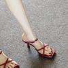 Super Valorizador! Sandálias de Salto Alto Stiletto Verão 2026 Novo Estilo Feminino com Tiras Cruzadas e Bico Quadrado Que Podem Ser Usadas na Rua