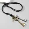 Collar Decorativo Creativo y Personalizado con Colgante de Llave de Doble Aleación, Collar de Cuero Personalizado Estilo Hip-Hop, Joyería Más Vendida Europea y Americana
