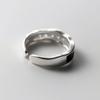 Anillo Geométrico de Circonita Estilo Coreano Simple Elegante Moda Lujo Ligero Gama Alta Anillo de Ola con Goteo de Pegamento Negro