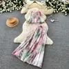 Conjunto de dos piezas para mujer con top tipo camisola y falda con estampado floral estilo resort francés, atuendo elegante de verano ajustado