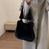 Bolso Exterior Individual Mao Mao para Mujer Otoño e Invierno Nueva Moda Bolso de Hombro Bajo el Brazo de Felpa Combinable Bolso de Mano 2024