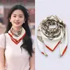 Bufanda Cuadrada Decorativa con Hebilla Magnética Estilo Nuevo Primavera y Otoño, Bufanda de Alta Gama para Mujer, Bufanda de Seda Moda Coreana, Protector de Cuello Versátil