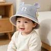 Chapéus de Bebê para Primavera e Outono para Meninos e Meninas, Chapéu de Pescador Listrado, Versão Coreana Desenho Animado Urso Fofo com Óculos de Sol Chapéu de Pescador