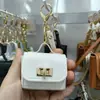 2026 Nuevo Modelo Colgante para Bolso de Piel Sintética con Hebilla de Candado, Accesorio de Moda Unisex, Colgante Decorativo Simple de Moda