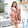 Bufanda Larga de Seda para Primavera y Verano de Alta Gama de Dos Piezas con Hebilla de Perla Shawl Multifuncional de Flor de Anacardo Protector Solar Explosiones en Vivo