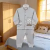 Conjunto Nuevo de Polar Suave para Bebé 2026, Ropa de Otoño para Bebés Bordada con Dibujos Animados sin Costuras, Cuello Alto, Pantalones con Puños, Ropa para Niños