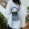 Bolso cuadrado pequeño portátil de moda para mujer, estilo coreano, novedad de verano 2024, bolso bandolera informal vertical para teléfono móvil.