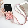 Estilo Británico Flor Pequeña Adecuado para Funda de Teléfono Móvil Samsung Zflip6 para Proteger Lujoso Creativo Flip7 de Moda Elegante Estilo Caliente