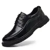 Nuevo modelo de zapatos casuales de cuero para hombre hechos de piel de vaca de primera calidad, cuero genuino con suela suave y superficie suave, zapatos de vestir versátiles para hombre, zapatos de vestir para hombre disponibles para venta al por mayor