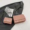 Bolsa de Mão Minimalista com Corrente Estilo Coreano Pequena Quadrada Nova Moda Primavera/Verão 2026 Bolsa de Ombro com Personalidade Bolsa Transversal Tendência
