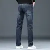 Jeans masculino de alta qualidade, forrado com fleece e espessado, novo modelo outono e inverno 2026, calça longa justa reta, elástica, lavada