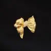 Broche de Laço Usado com Acabamento de Luxo, Estilo Francês de Luxo Leve, Acessório de Peito Anti-Exposição, Boutonnière, Alfinete de Terno